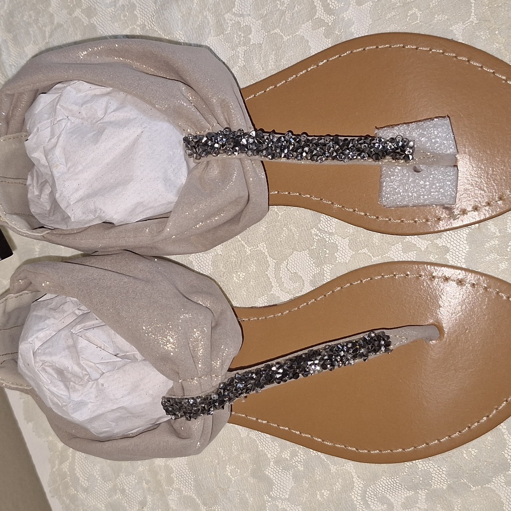 NIB Flourish Sandals Size 7 - Picture 2 of 11